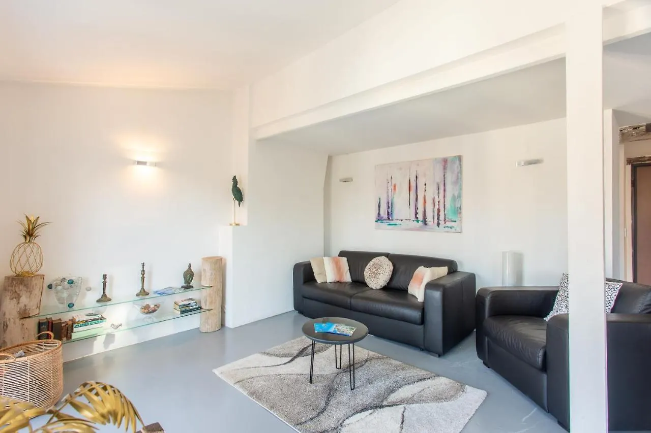 Apartment Ross 5- F2, Lumineux, Balcon, Loft, Clim, Vieux-Nice France