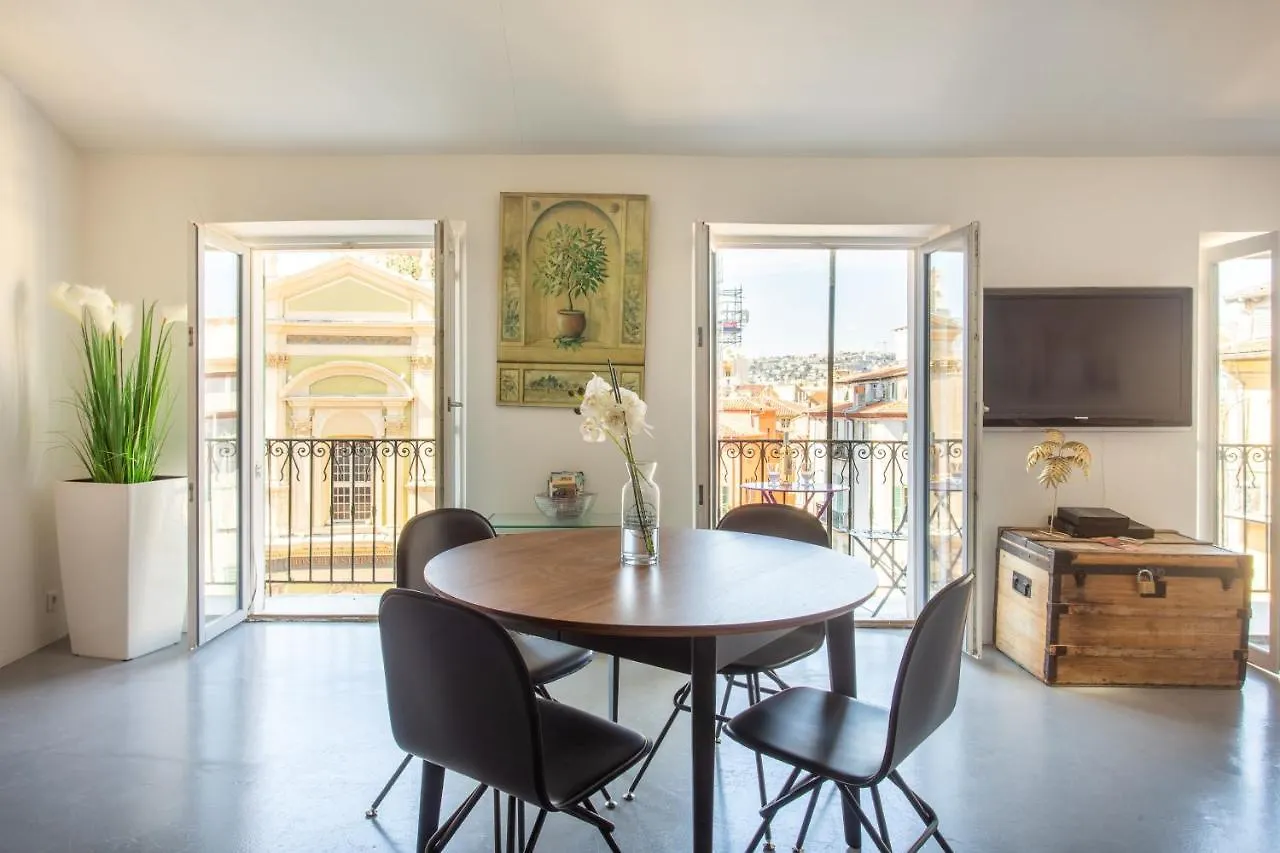 Ross 5- F2, Lumineux, Balcon, Loft, Clim, Vieux-Nice 0*, Nice