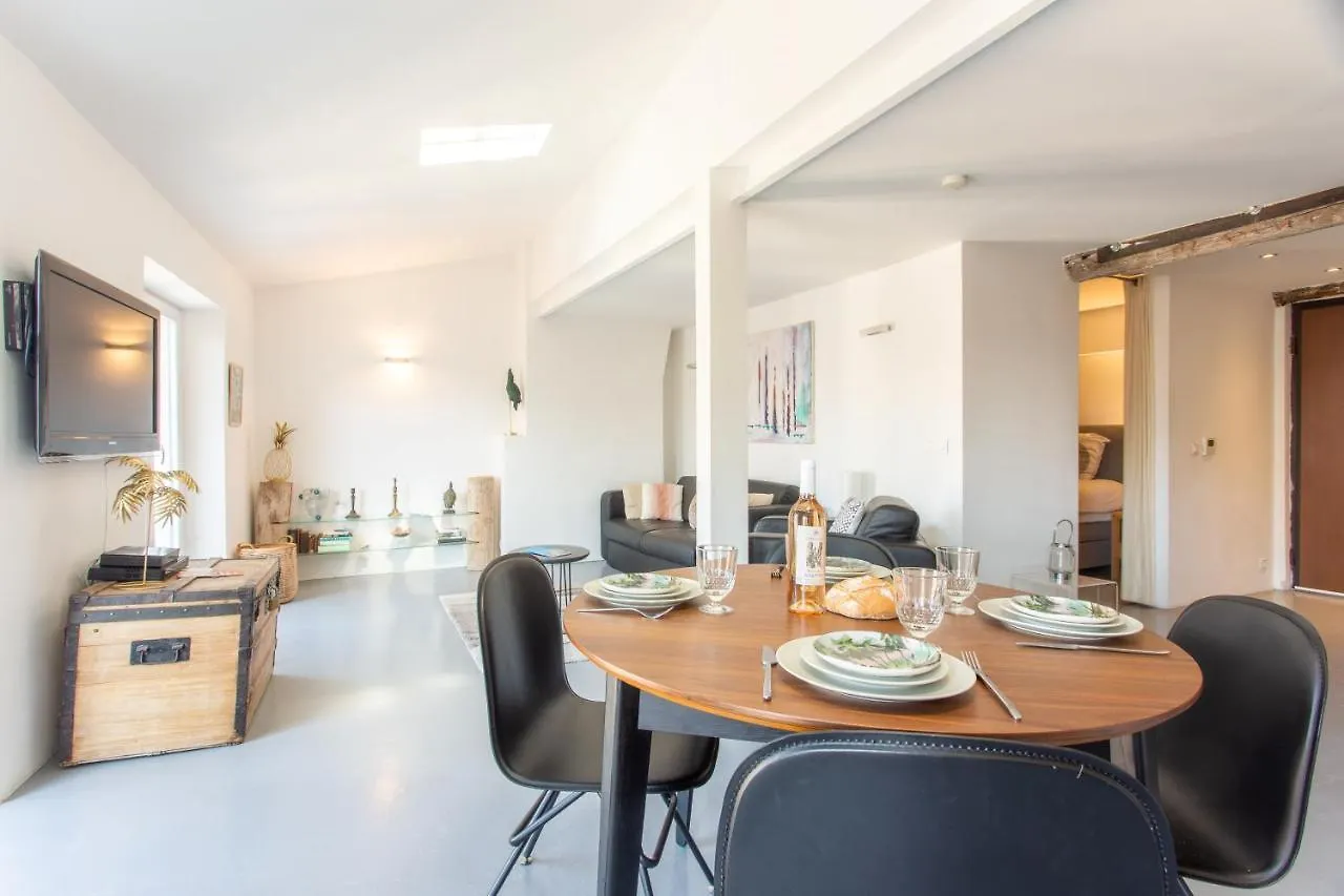 Ross 5- F2, Lumineux, Balcon, Loft, Clim, Vieux-Nice France