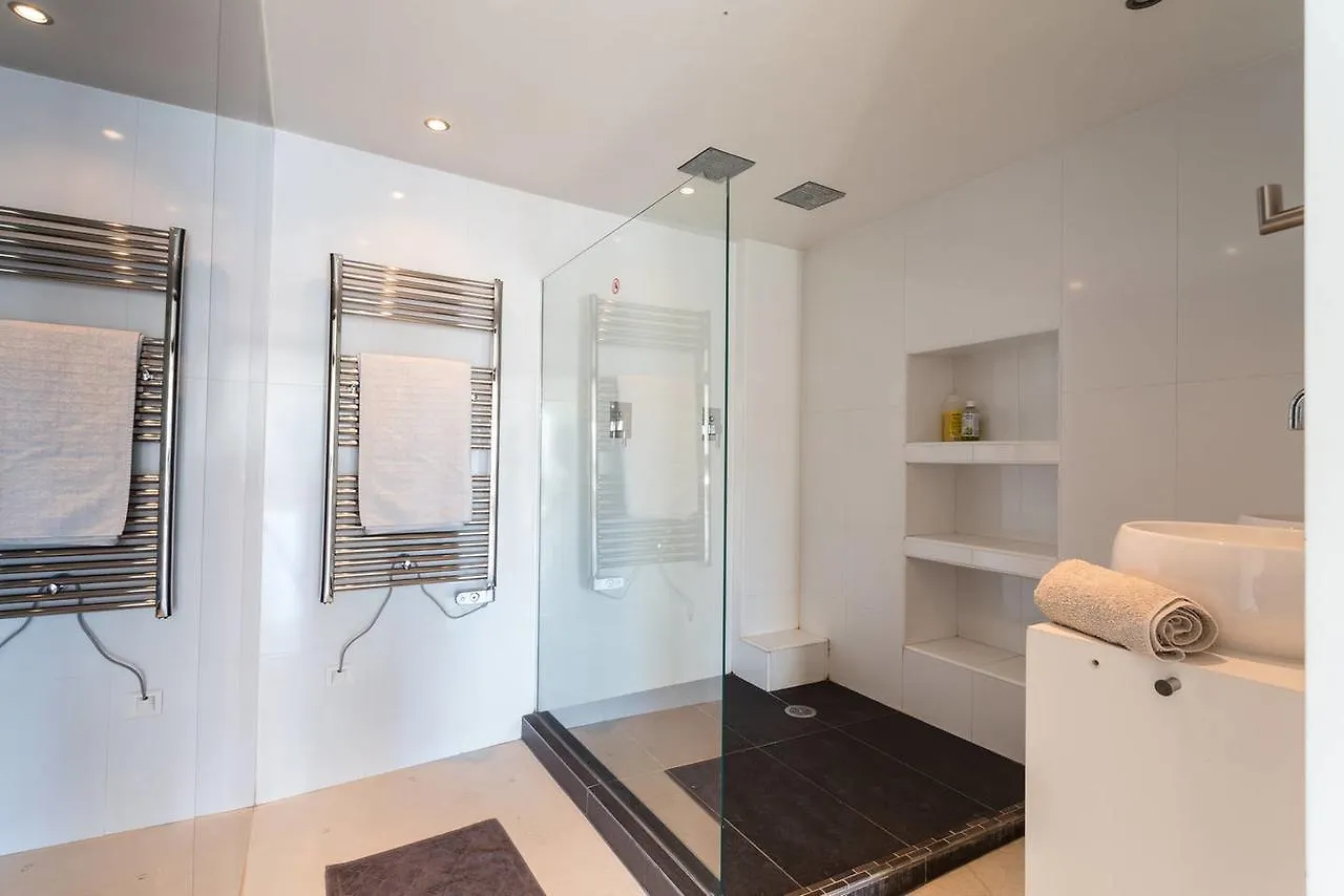 Apartment Ross 5- F2, Lumineux, Balcon, Loft, Clim, Vieux-Nice
