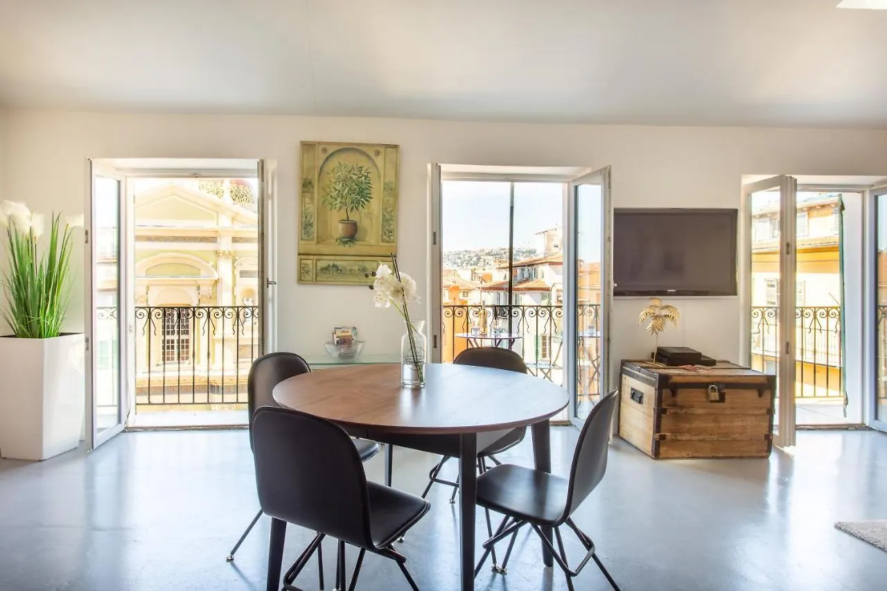 Apartment Ross 5- F2, Lumineux, Balcon, Loft, Clim, Vieux-Nice