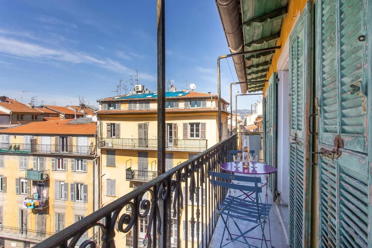 Apartment Ross 5- F2, Lumineux, Balcon, Loft, Clim, Vieux-Nice