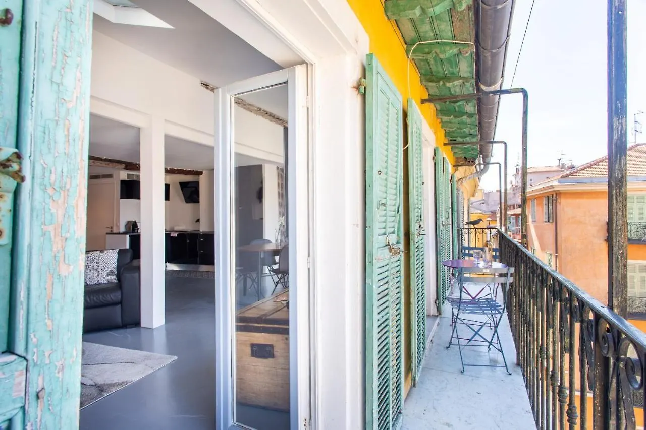 Ross 5- F2, Lumineux, Balcon, Loft, Clim, Vieux-Nizza Apartment Nizza