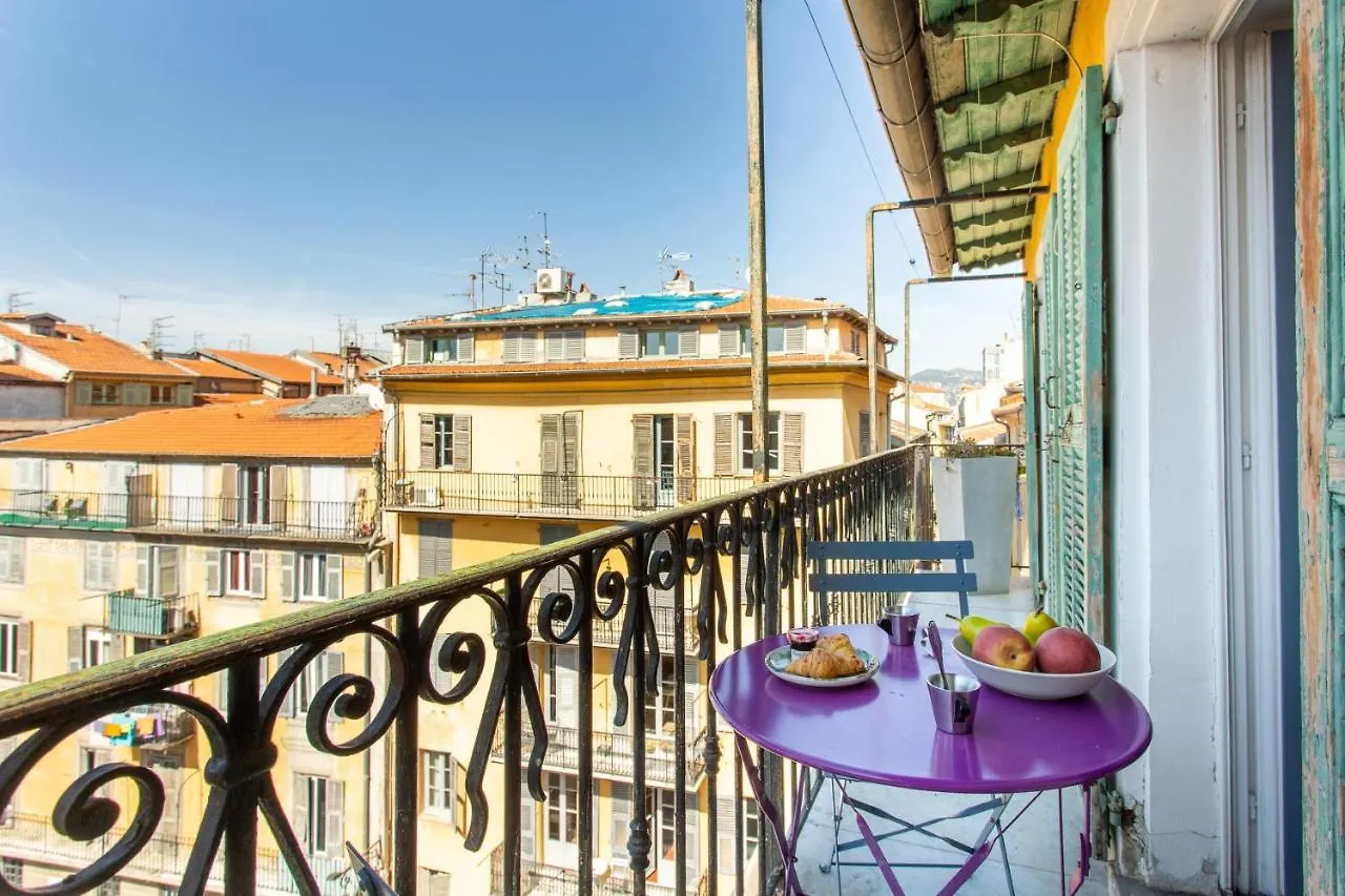 Apartment Ross 5- F2, Lumineux, Balcon, Loft, Clim, Vieux-Nice