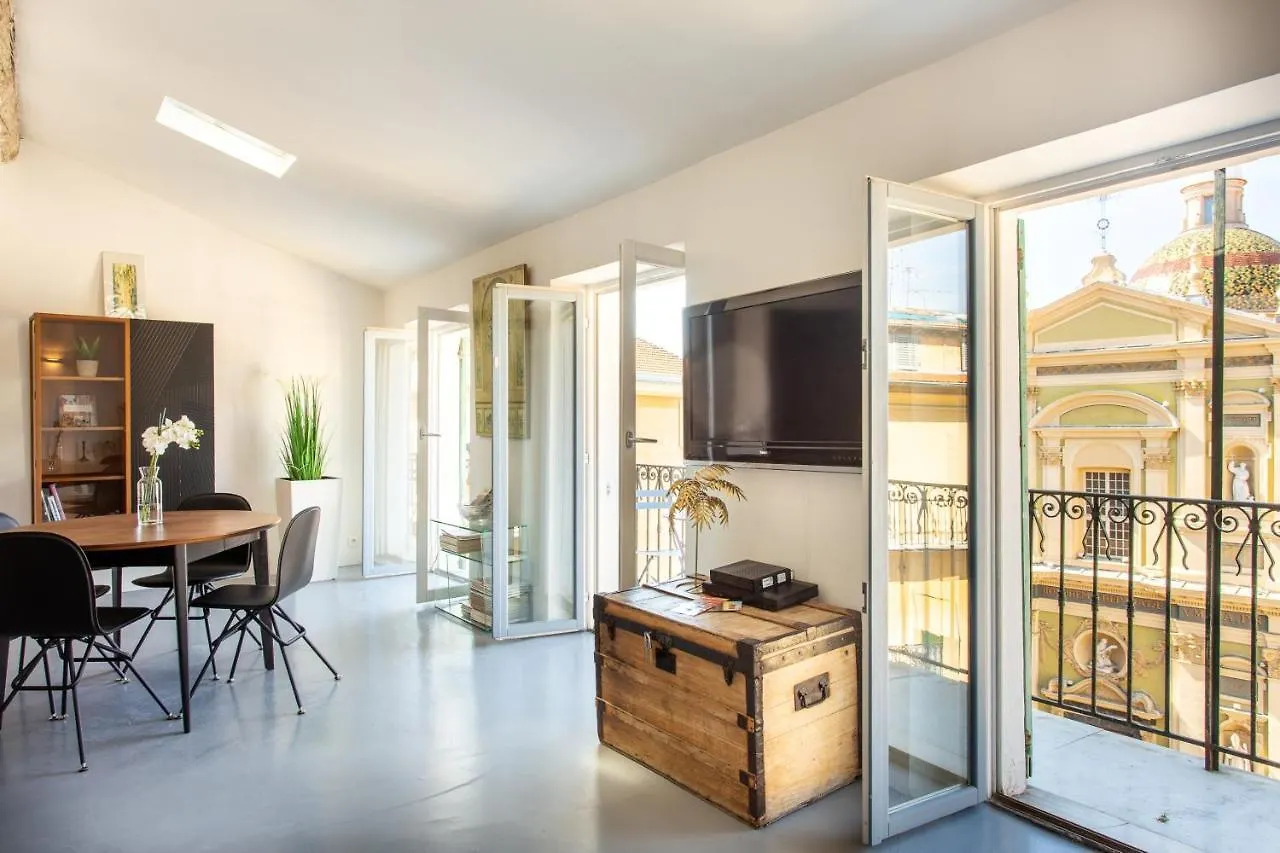 Ross 5- F2, Lumineux, Balcon, Loft, Clim, Vieux-Nice 0*, Nice