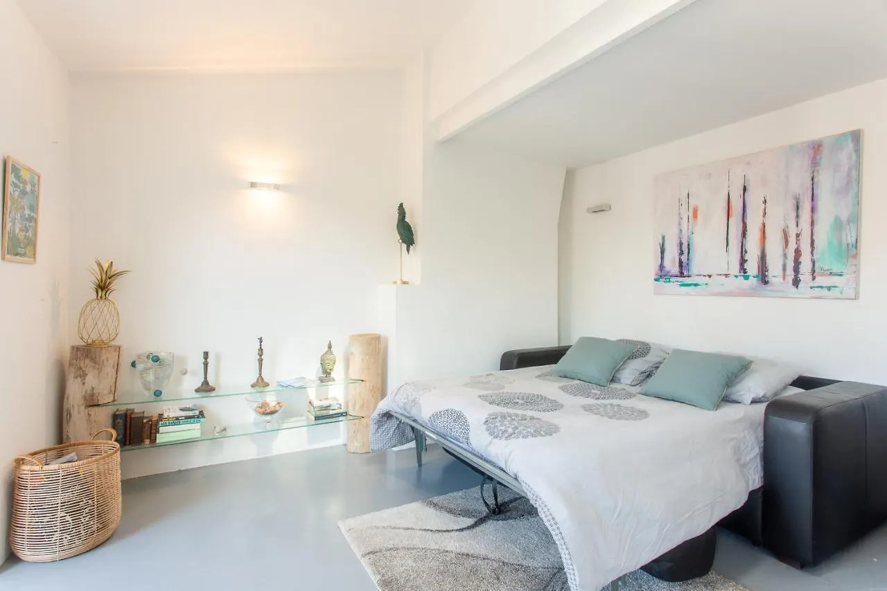 Apartment Ross 5- F2, Lumineux, Balcon, Loft, Clim, Vieux-Nizza