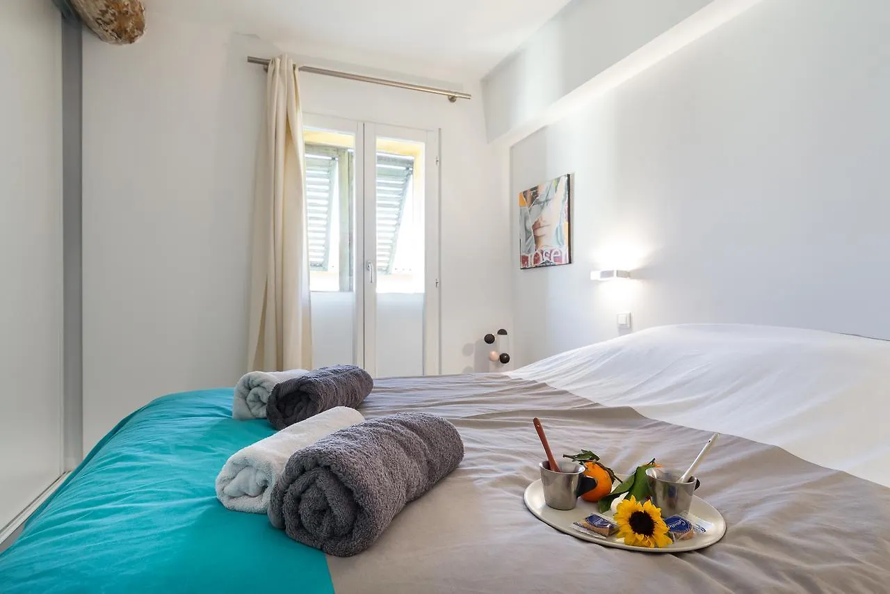 Ross 5- F2, Lumineux, Balcon, Loft, Clim, Vieux-Nizza