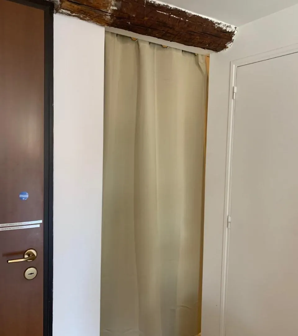Ross 5- F2, Lumineux, Balcon, Loft, Clim, Vieux-Nizza Apartment Nizza